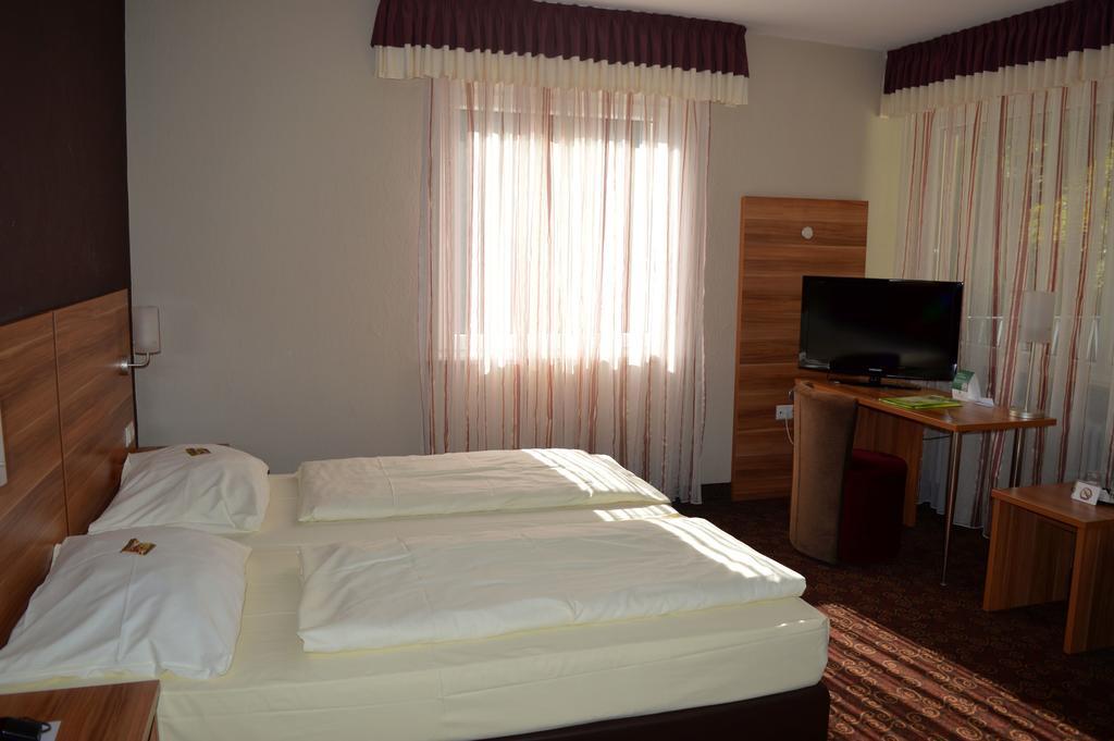 Hotel Schlangenbader Hof Room photo