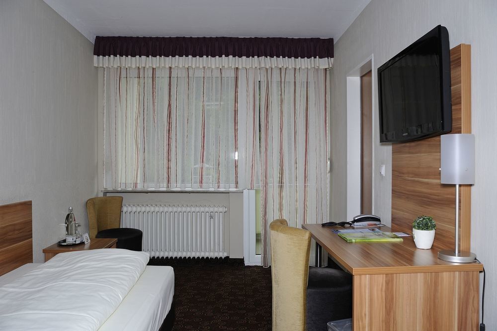 Hotel Schlangenbader Hof Exterior photo